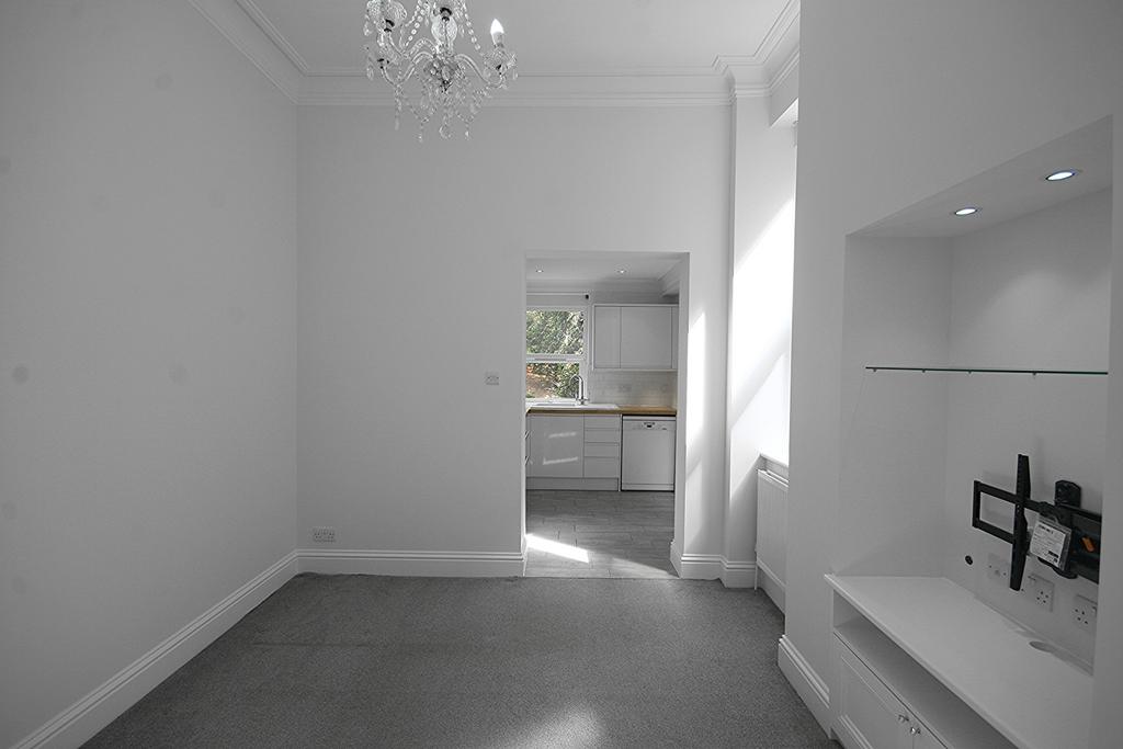 Apartment in Bromley - More