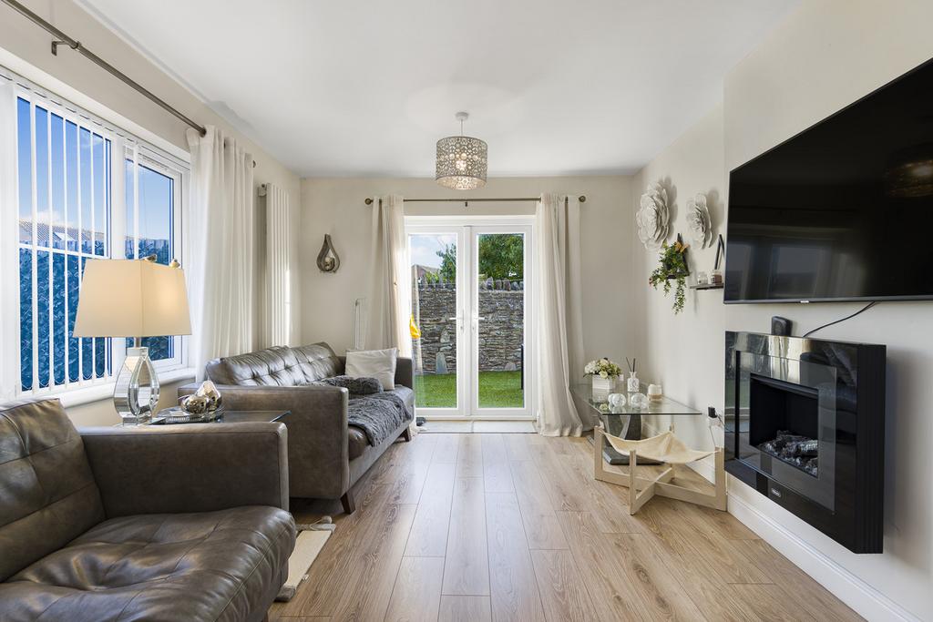 House in Bristol, Winterbourne - View 2