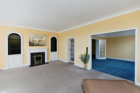 4 bedroom flat for sale, Staveley Road, Eastbourne, East Sussex, BN20