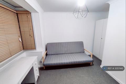 Studio to rent, London, London, UB5
