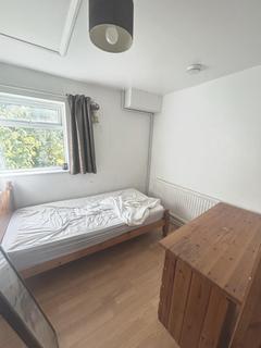 4 bedroom house to rent, Northdown Road, Hatfield AL10