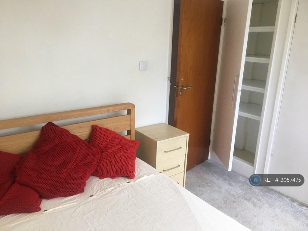 Apartment in Cambridge - View 4