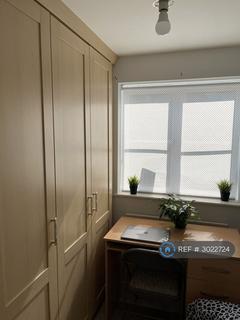 1 bedroom in a house share to rent, Arklay Close, Uxbridge, UB8
