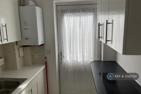 1 bedroom in a house share to rent, Arklay Close, Uxbridge, UB8