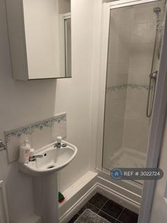 1 bedroom in a house share to rent, Arklay Close, Uxbridge, UB8