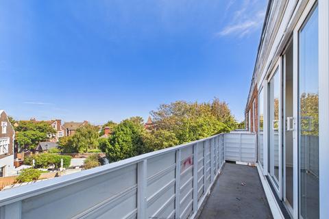 2 bedroom flat for sale, Merton Road, Selma Court Merton Road, PO5