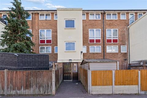 3 bedroom apartment for sale, Bradwell Avenue, Dagenham, RM10