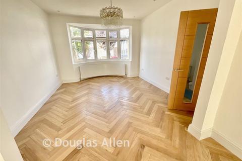 4 bedroom terraced house for sale, Tufton Road, Chingford