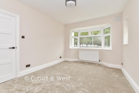 4 bedroom detached bungalow for sale, Grosvenor Gardens, Wallington, Surrey