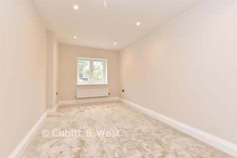 4 bedroom detached bungalow for sale, Grosvenor Gardens, Wallington, Surrey