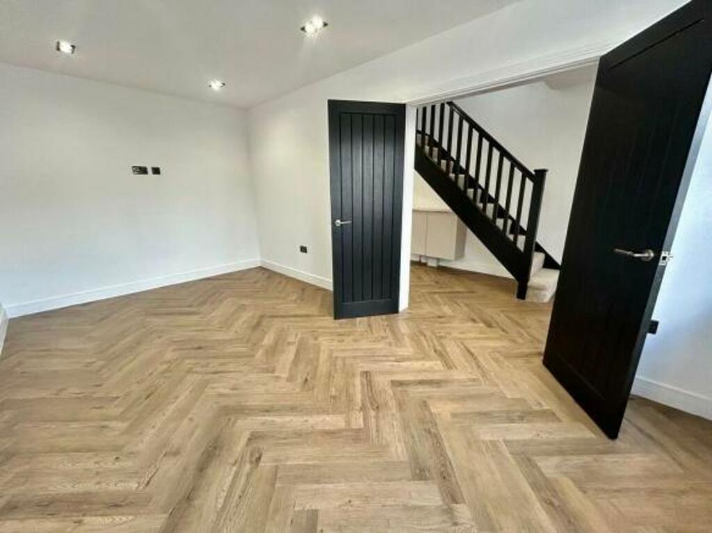 House in Solihull - More