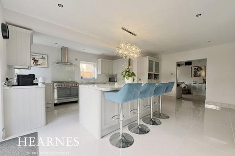 4 bedroom detached house for sale, Wimborne Road, Poole, BH15