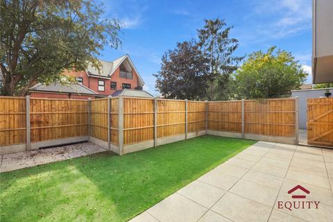 3 bedroom detached house for sale, Holmesdale, Waltham Cross, EN8