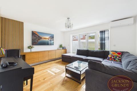 4 bedroom detached house for sale, Battle Avenue, Daventry, NN11 2NX