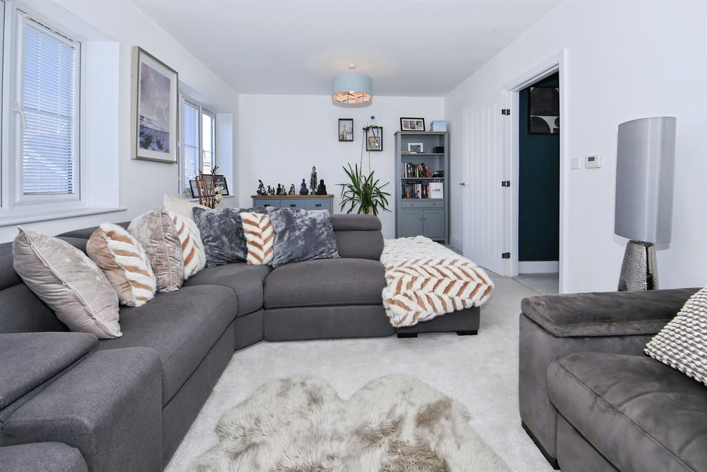House in Peterborough, Hampton Vale, City of Peterborough - View 2