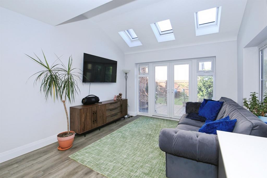 House in Peterborough, Hampton Vale, City of Peterborough - More