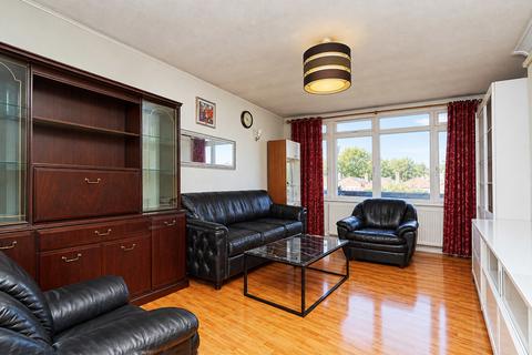 2 bedroom flat for sale, Friern Road, London, SE22