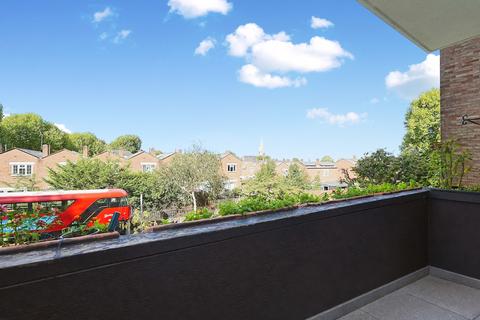 2 bedroom flat for sale, Friern Road, London, SE22
