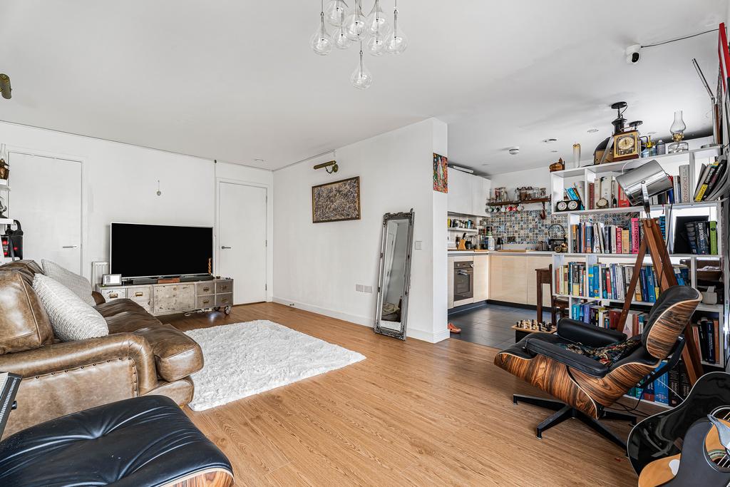 Apartment in Cambridge, Petersfield - View 4