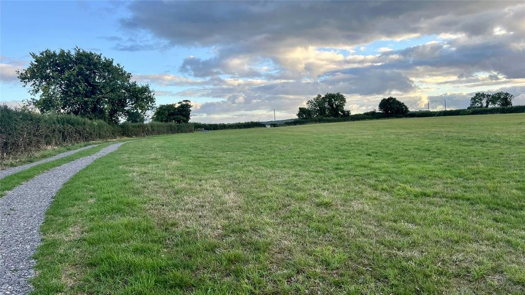 Lower Strode, Winford BS40 - More