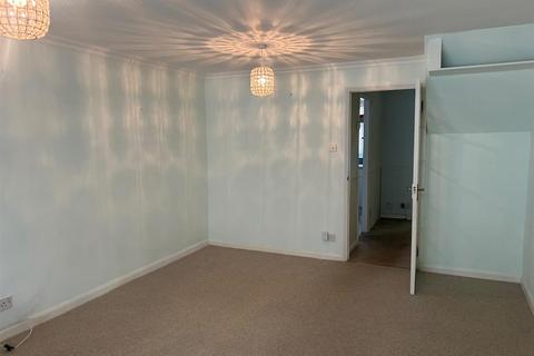 2 bedroom house to rent, Eastbourne Avenue, Stevenage