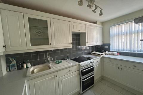 2 bedroom house to rent, Eastbourne Avenue, Stevenage