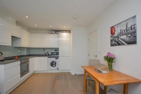 1 bedroom apartment for sale, Hubert Road, Brentwood