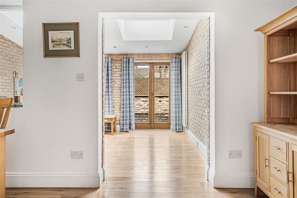 House in Cambridge, Petersfield - More