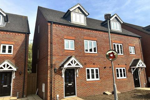 4 bedroom semi-detached house for sale, Quarry Close, Kent DA11