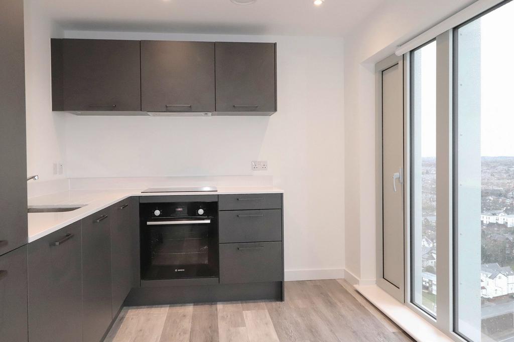 Apartment in Salford, Greater Manchester - View 4