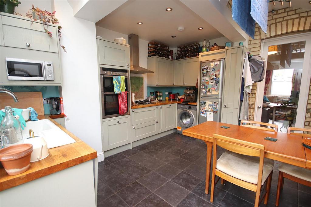 House in Cambridge, Petersfield - More