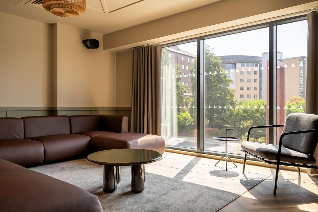 Apartment in Leeds, Yorkshire - View 4