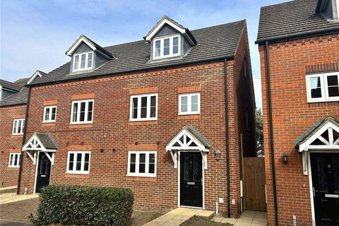 4 bedroom semi-detached house for sale, Quarry Close, Kent DA11