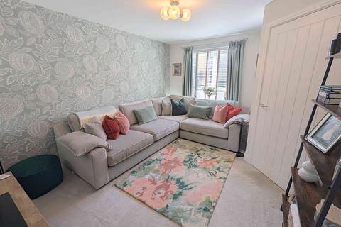 3 bedroom townhouse for sale, Stone Drive, Hipperholme HX3