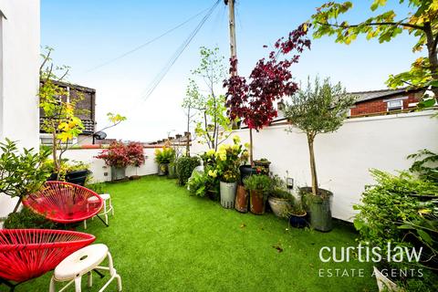 4 bedroom end of terrace house for sale, Beech Street, Great Harwood, BB6