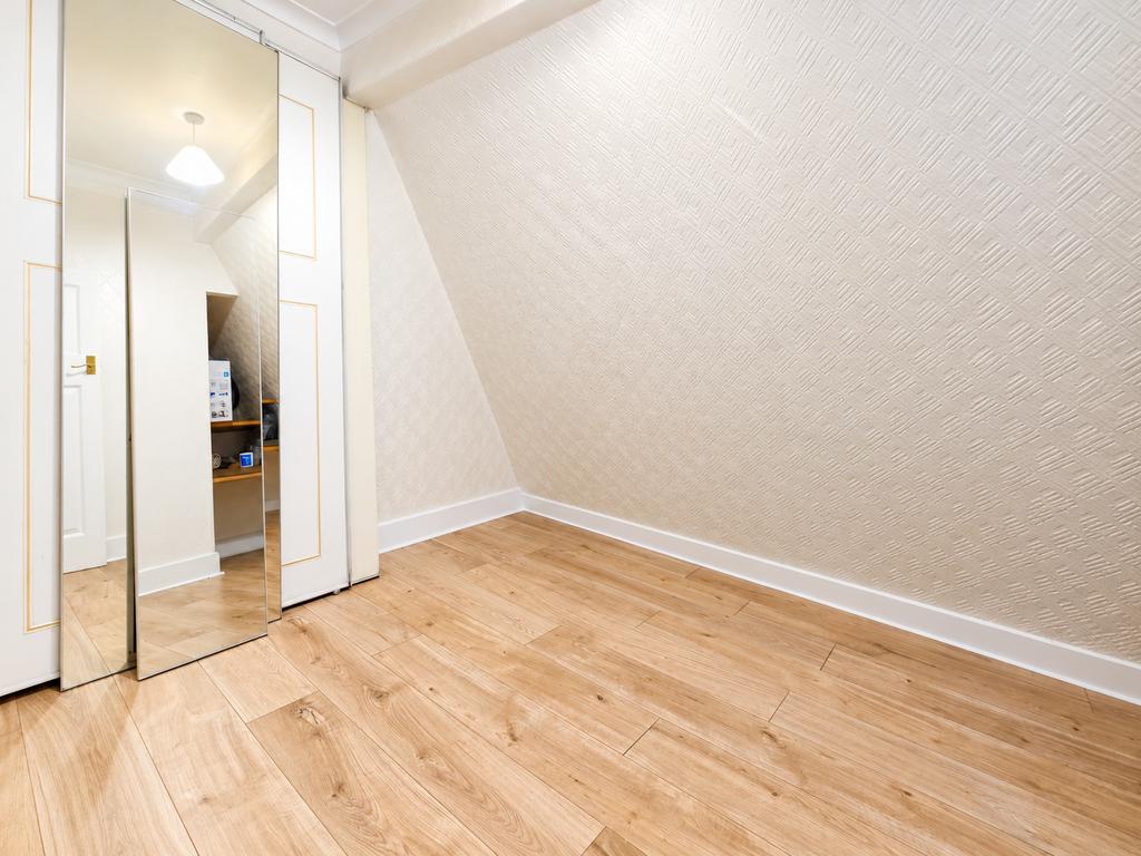 Apartment in London, Worton - View 4