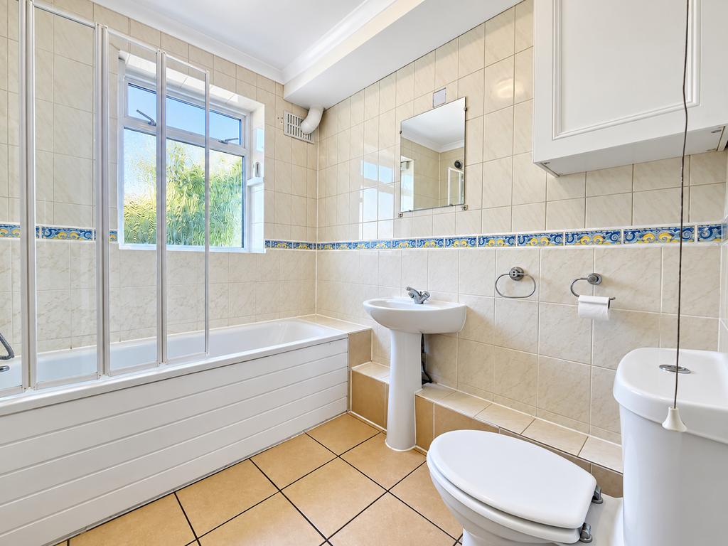 Apartment in London, Worton - More