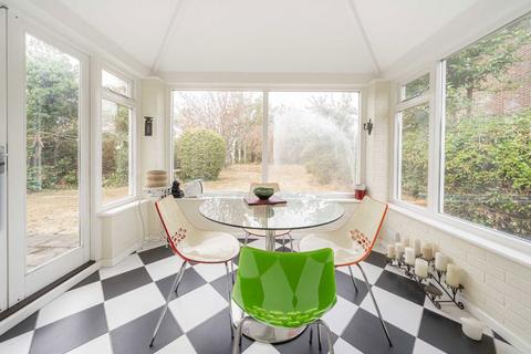 undefined, Springfield Grove, Sunbury-On-Thames TW16