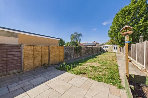 4 bedroom semi-detached house for sale, Desford Way, Ashford, Surrey, TW15