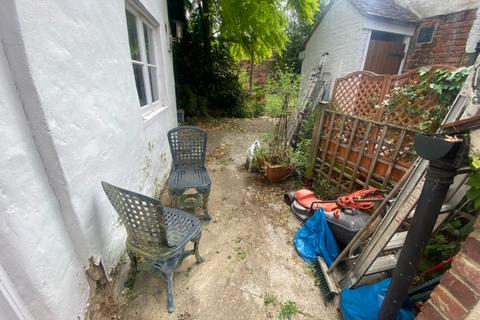 2 bedroom property to rent, Best Lane, CANTERBURY, CT1
