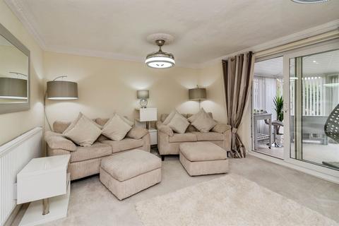 3 bedroom detached house for sale, St. Helens Avenue, TIPTON