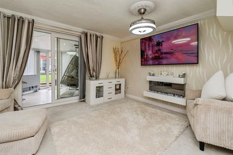 3 bedroom detached house for sale, St. Helens Avenue, TIPTON