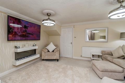 3 bedroom detached house for sale, St. Helens Avenue, TIPTON