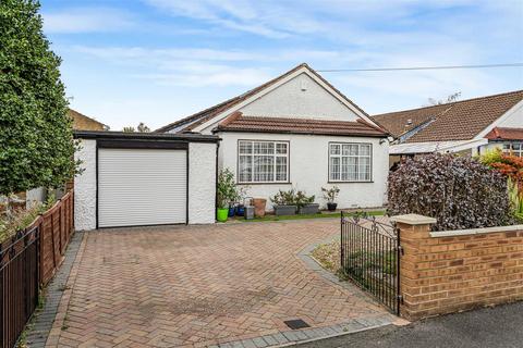 2 bedroom detached bungalow for sale, Royston Way, Burnham