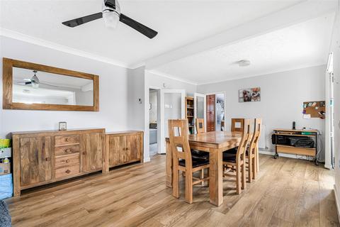 2 bedroom detached bungalow for sale, Royston Way, Burnham