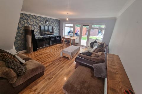3 bedroom terraced house for sale, Sheepcote Close, Hounslow