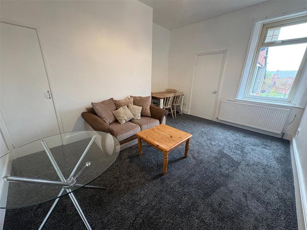 Apartment in Newcastle Upon Tyne - View 3