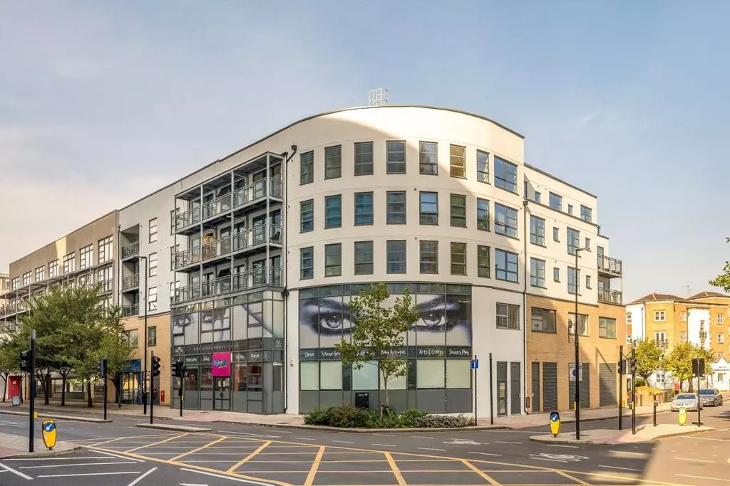 Creek Road, Deptford 3 bed flat to rent - £3,400 pcm (£785 pw)