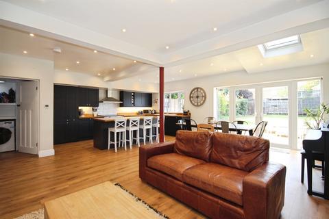 4 bedroom semi-detached house for sale, Wathen Road, Leamington Spa