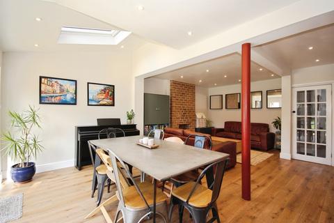 4 bedroom semi-detached house for sale, Wathen Road, Leamington Spa